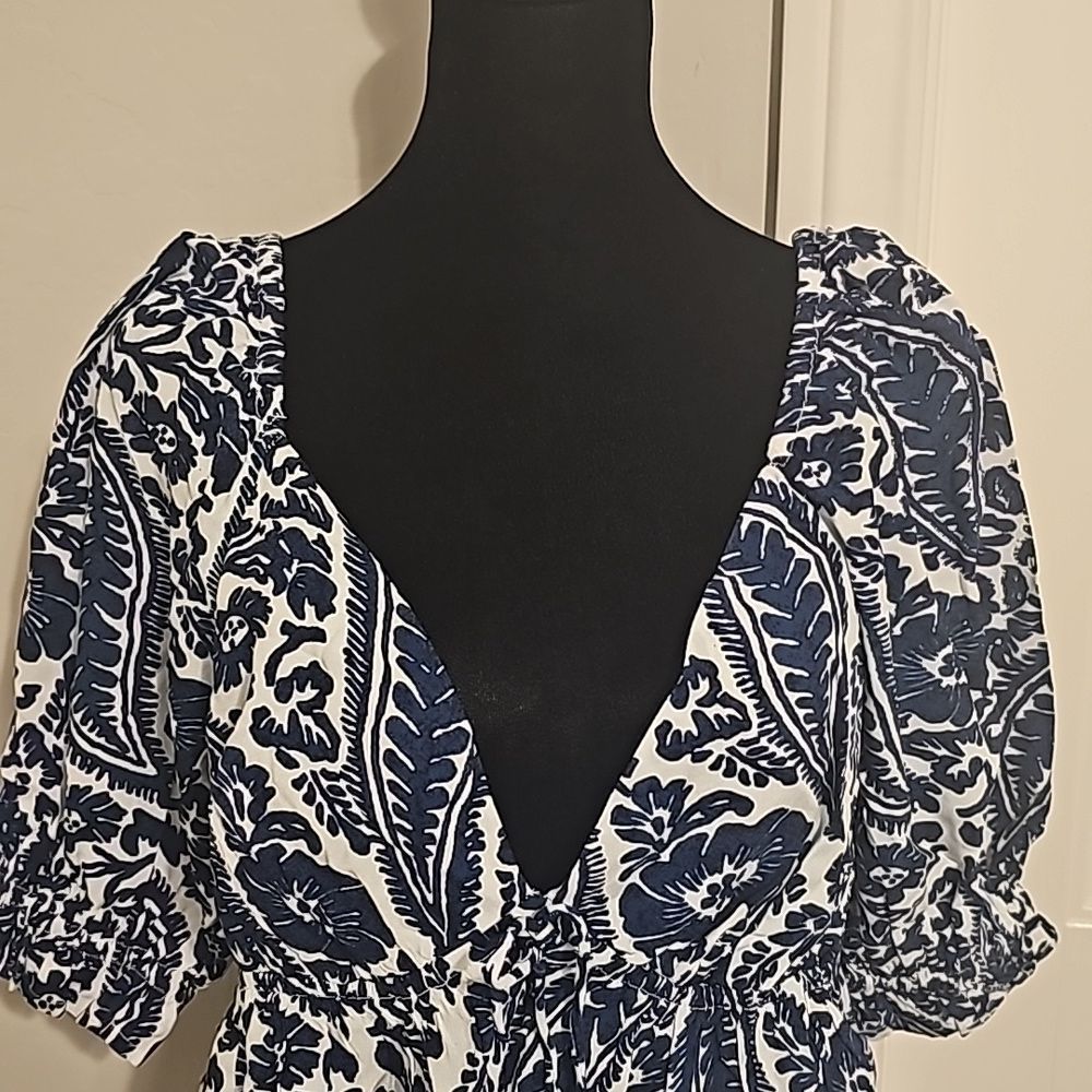 Francesca's Blue & White Top - Picture 2 of 5